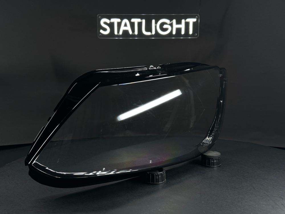 Левое стекло Volkswagen Caddy 2010-2015