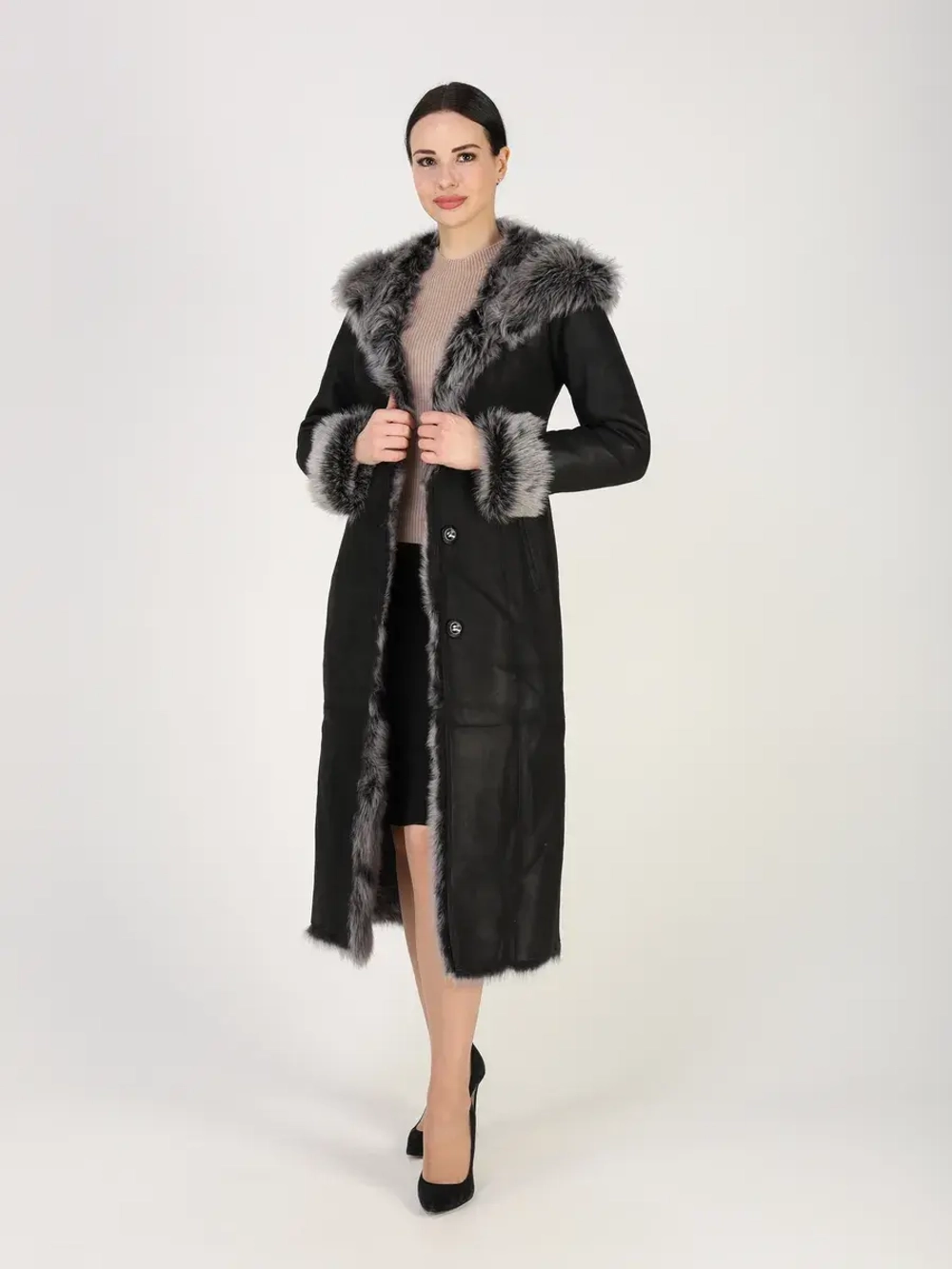 Дубленка зимняя натуральная с капюшоном длинная и теплая