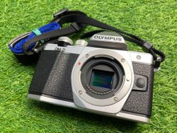 Olympus OM-D E-M10 Mark II + 14-42mm (6300 кадров)