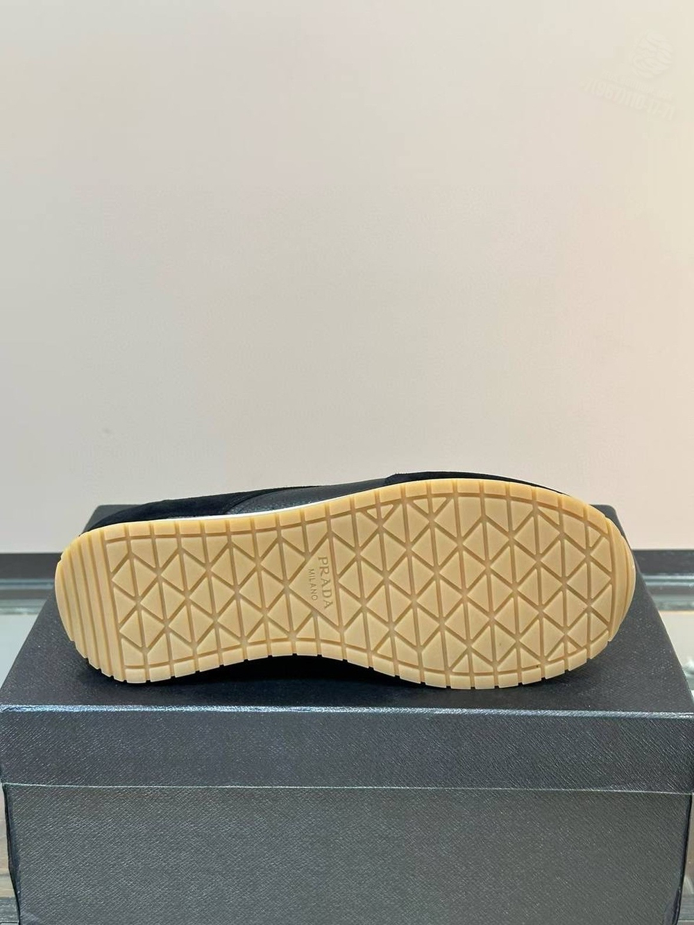 Кроссовки Prada