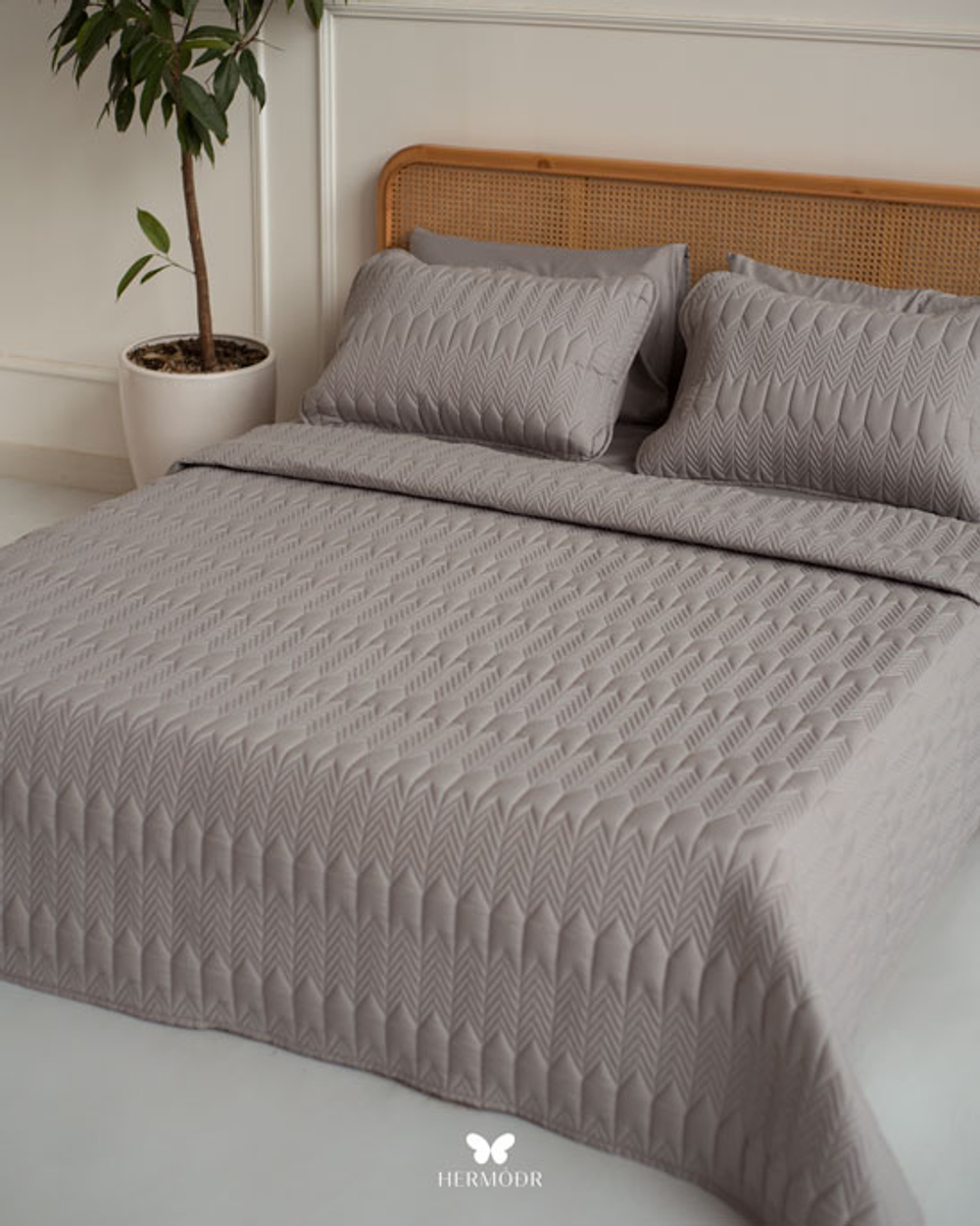 Комплект стеганного покрывала и 2 наволочек Kaj Gray Hermodr 130220278 Иран