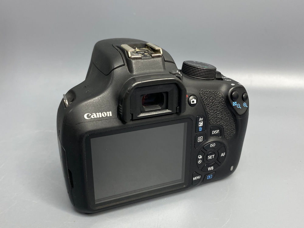 Canon 1200D Kit 18-55mm 24.000 кадров