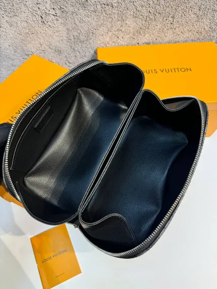 Несессер Louis Vuitton Toiletry Bag 2 Compartments Monogram Eclipse черный