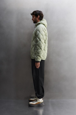 ZARA СТЕГАНАЯ КУРТКА, СВЕТЛО-ЗЕЛЕНЫЙ