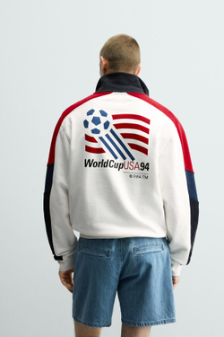 ZARA ТОЛСТОВКА С ВОРОТНИКОМ НА МОЛНИИ USA 94 FIFA WORLD CUP™ FIFA CLASSICS, ЖЕЛТОВАТО-БЕЛЫЙ