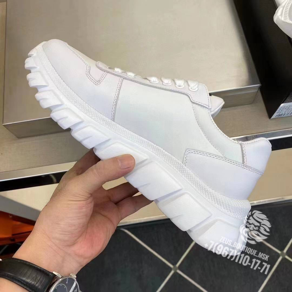 Кроссовки Prada