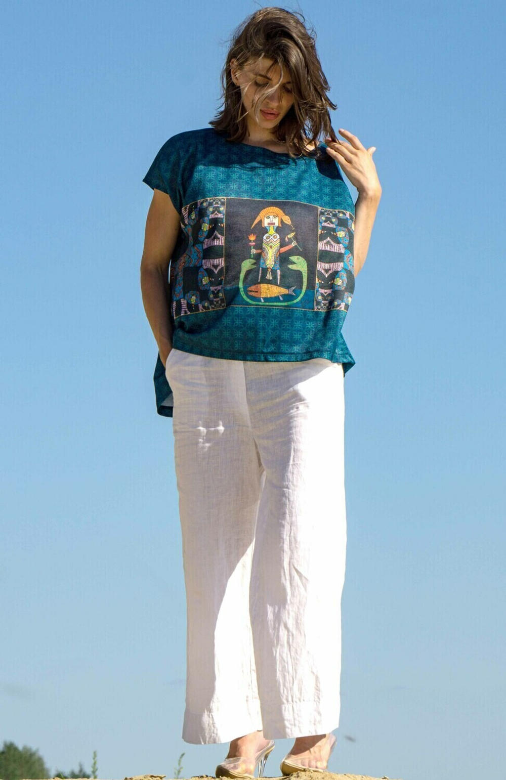 Футболка "Путешествие Жаклин", по мотивам живописи Виктора Браунера, картина "Большое путешествие Жаклин"