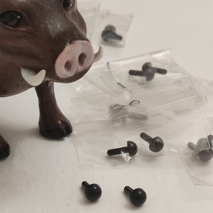 Глаза пластик черные 5 мм (1 пара)