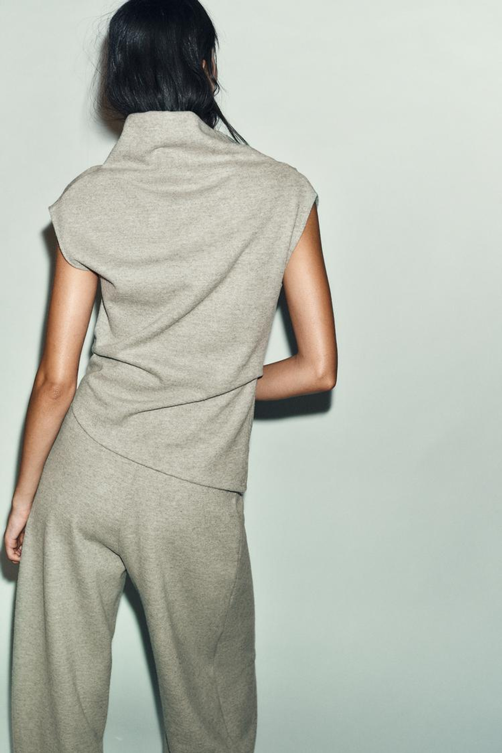 ZARA ТОП БЕЗ РУКАВОВ, СЕРЫЙ