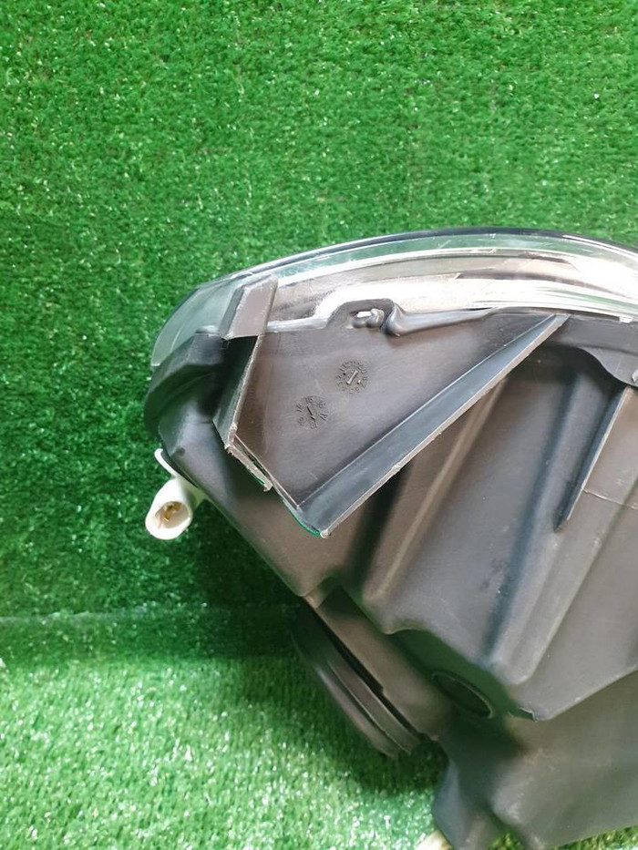 Битая Фара правая Lada Largus 1 (2012-2021) галоген