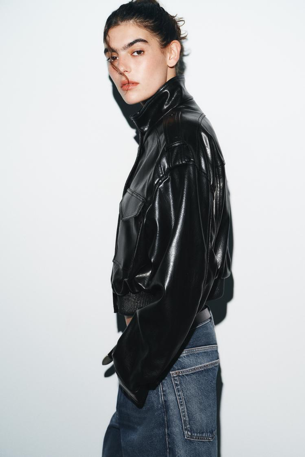 ZARA КУРТКА ИЗ ИСКУССТВЕННОЙ КОЖИ С ХЛЯСТИКАМИ, ЧЕРНЫЙ