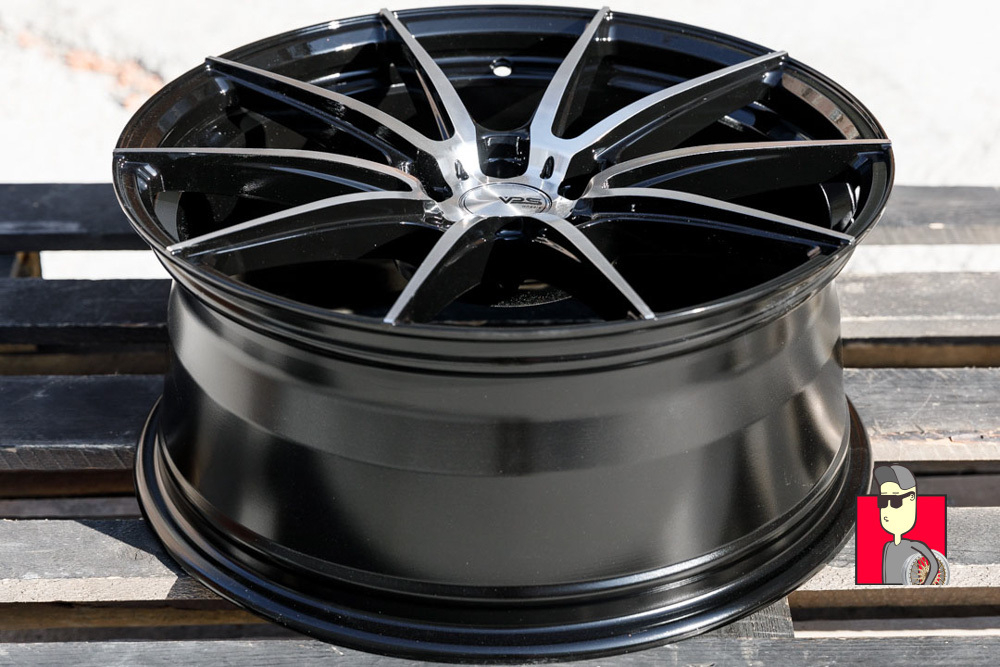 Комплект дисков Vossen 653 FlowForm 18x8 et35 5x114.3