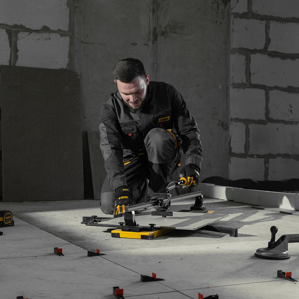 Плиткорез рельсовый 800х16мм, каретка на подш., стальная станина, усил. рукоятка-пенал Denzel