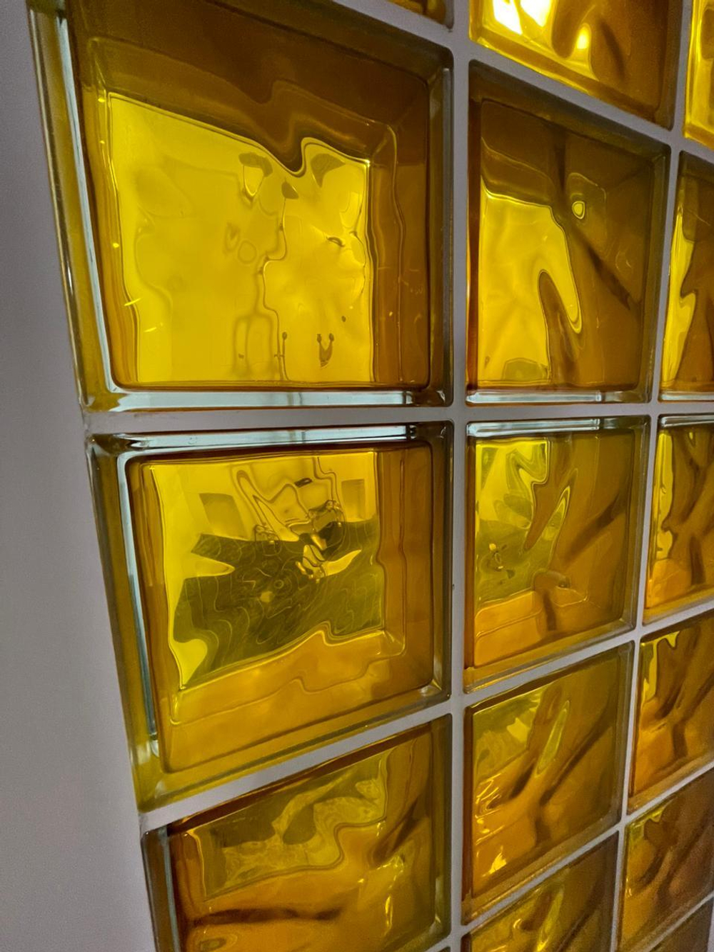 Стеклоблок медовый волна окрашенный изнутри  Vitrablok  19x19x8