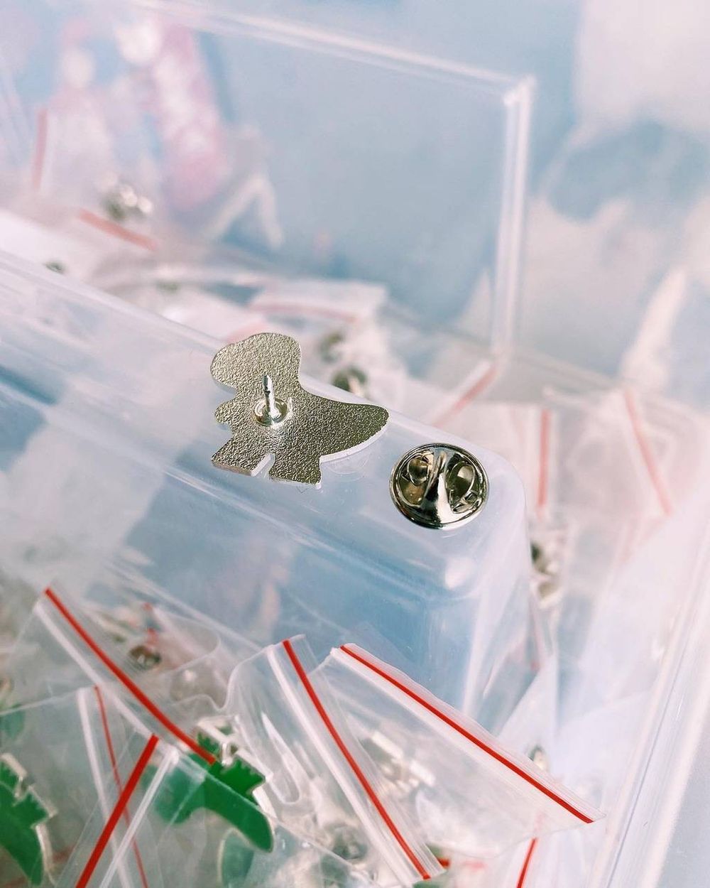 Значок Мистер Динозавр Черный