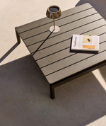 Журнальный столик Sorells из зеленого алюминия 89 x 91 см