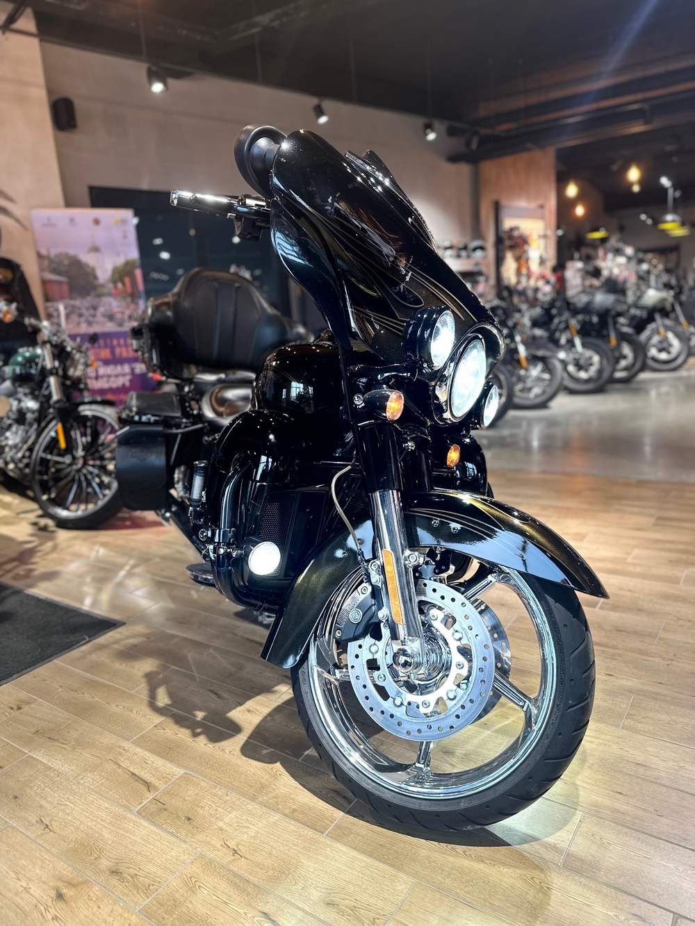 Harley-Davidson CVO Street Glide, 2015