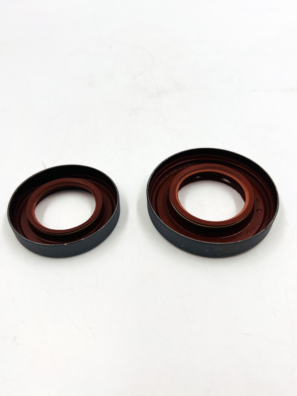 Сальники коробки передач для ВАЗ 2121-21214, 2131 Нива комплект 2 шт Support Technology