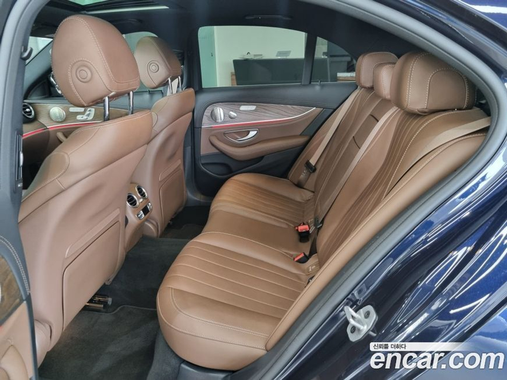 Mercedes-Benz E-Class W213 E300e 4MATIC Exclusive (12.2022)