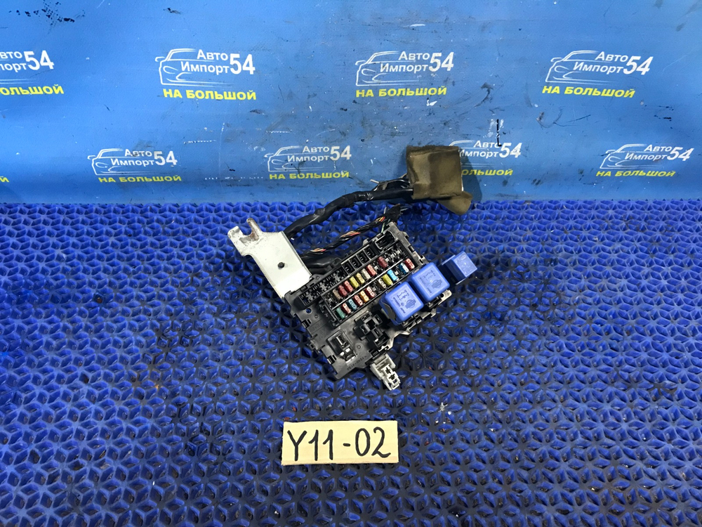 Блок предохранителей салонный NISSAN AD 1999