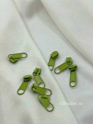 Собачка / бегунок для молнии светло-зеленый (салатовый) 6,5 мм