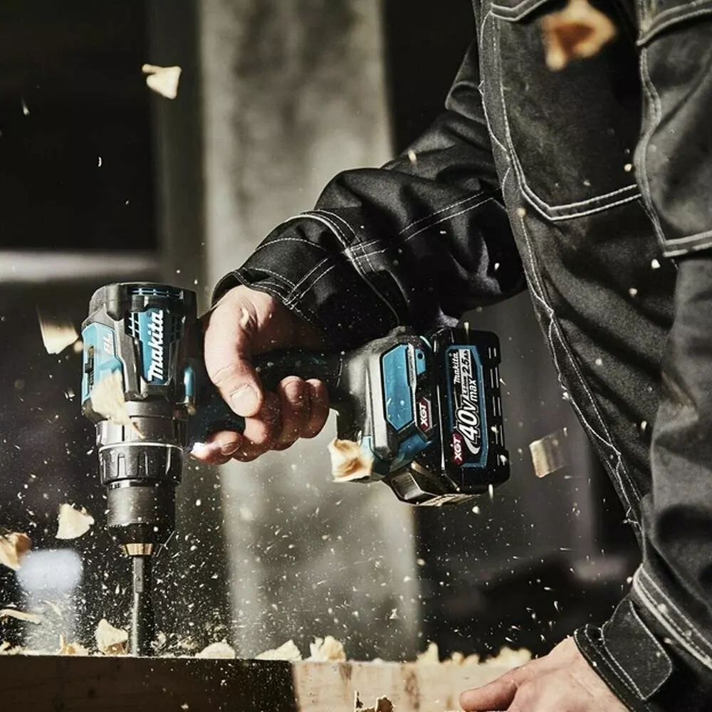 Аккумуляторная дрель-шуруповёрт XGT Makita DF001GZ