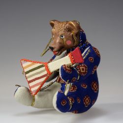 Ёлочная игрушка Медвежонок с балалайкой