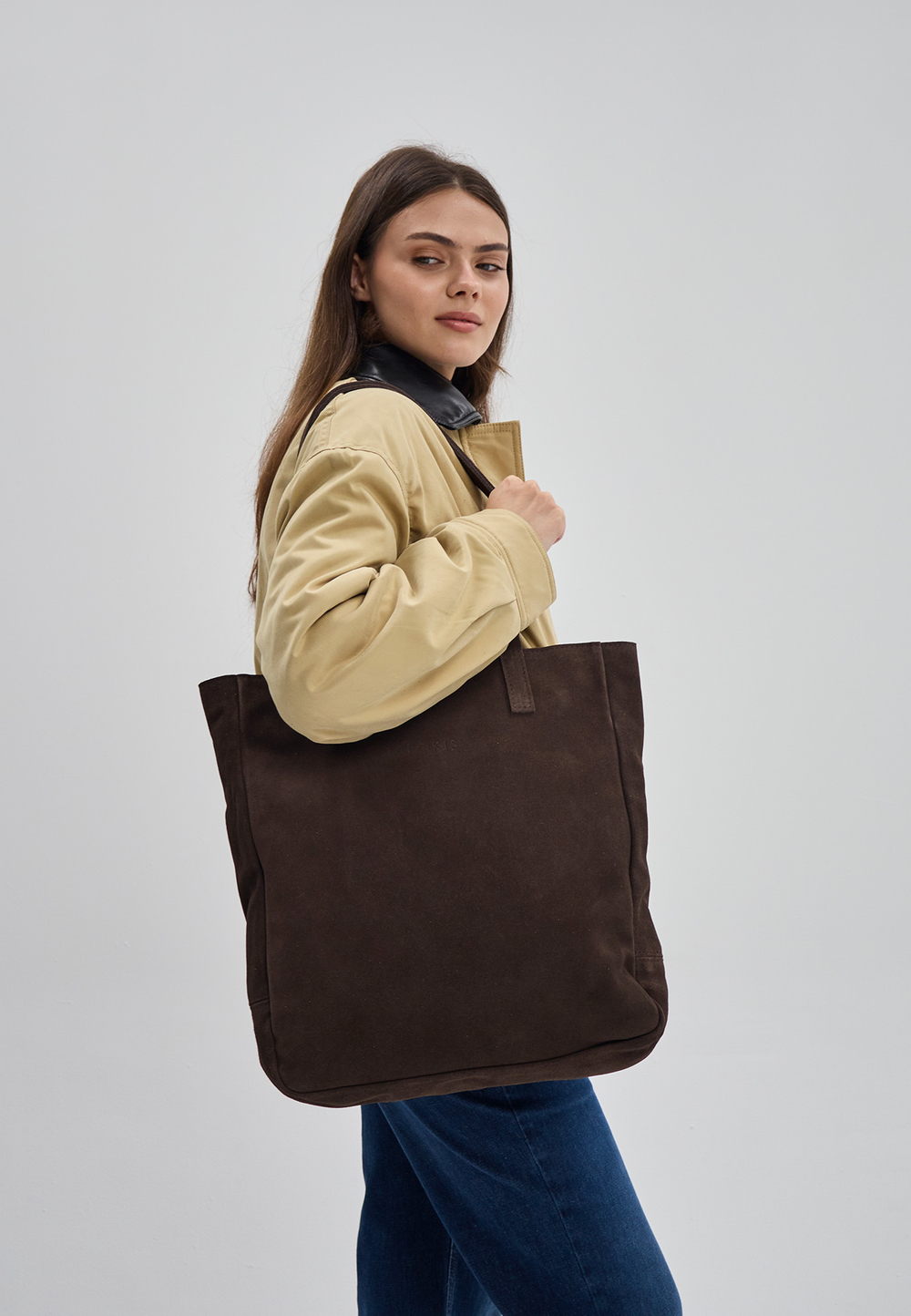 сумка шоппер шоколад на молнии замша