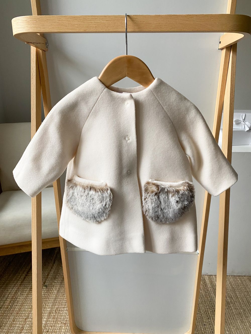 Новое шерстяное пальто Il Gufo, 68