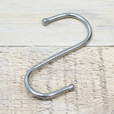 Крючок S-образный металлический