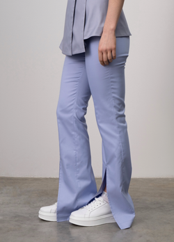 Брюки-клеш с разрезом