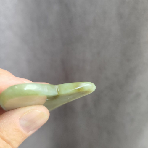 Гуаша из нефрита сердце  70*45 мм