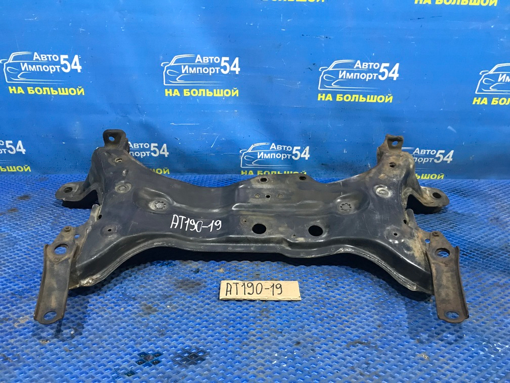 Балка передняя поперечная TOYOTA CARINA E 1996