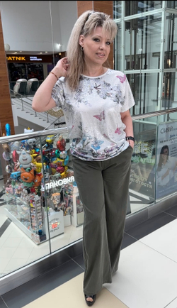 Оливковые летние брюки-палаццо под микро вельвет