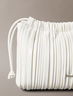 Сумка Calvin Klein Plisse Drawstring Crossbody Bag Lily White