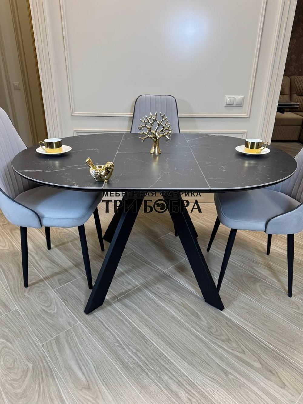Круглый раздвижной стол "Бонжур", керамогранит, черный мрамор и стулья "Сорренто"
