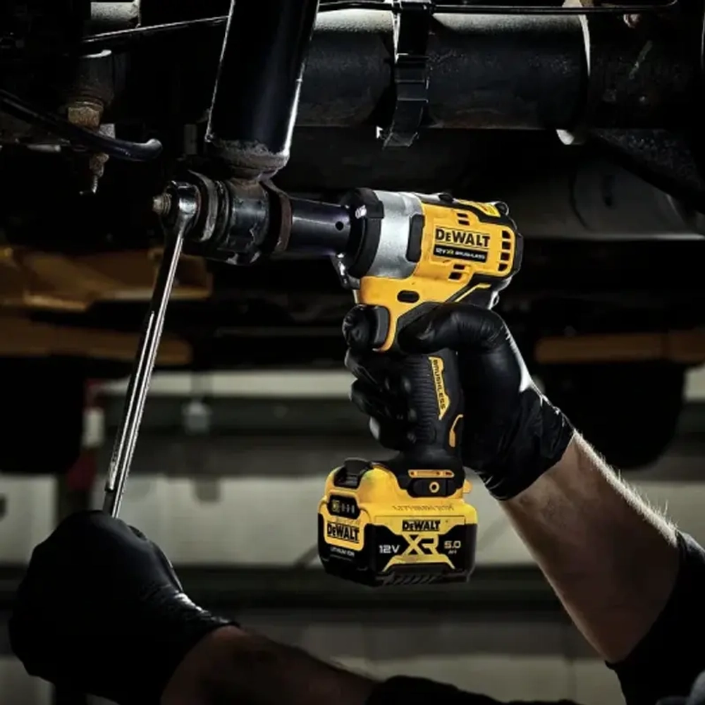 DeWalt DCF901P1G аккумуляторный гайковерт (1 x 5 Ач, ЗУ)