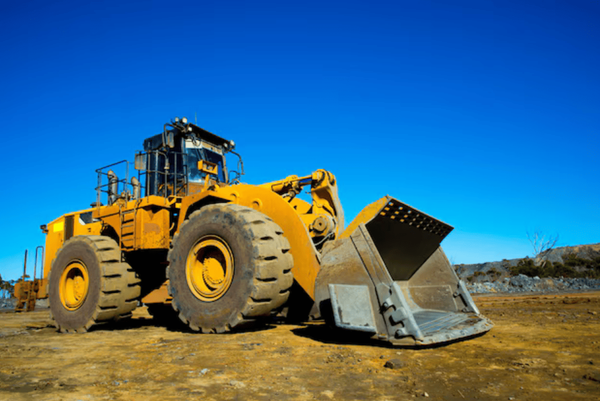 Оперативные поставки запчастей Komatsu со склада в Москве — экономия времени и денег