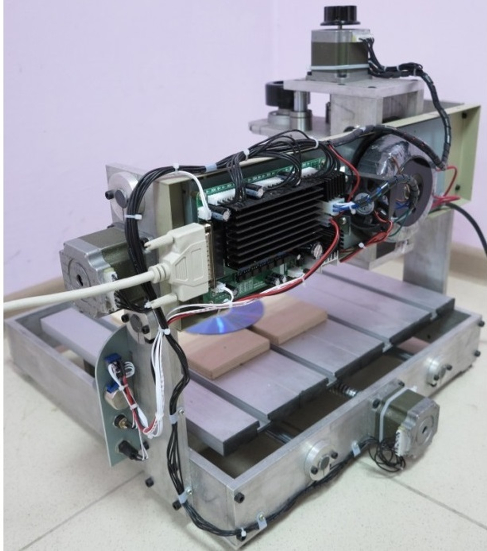 Гравировально-фрезерный станок Моделист CNC-2535AL