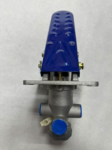 Клапан тормозной XCMG ZL30G с педалью 4120001795 4120003758