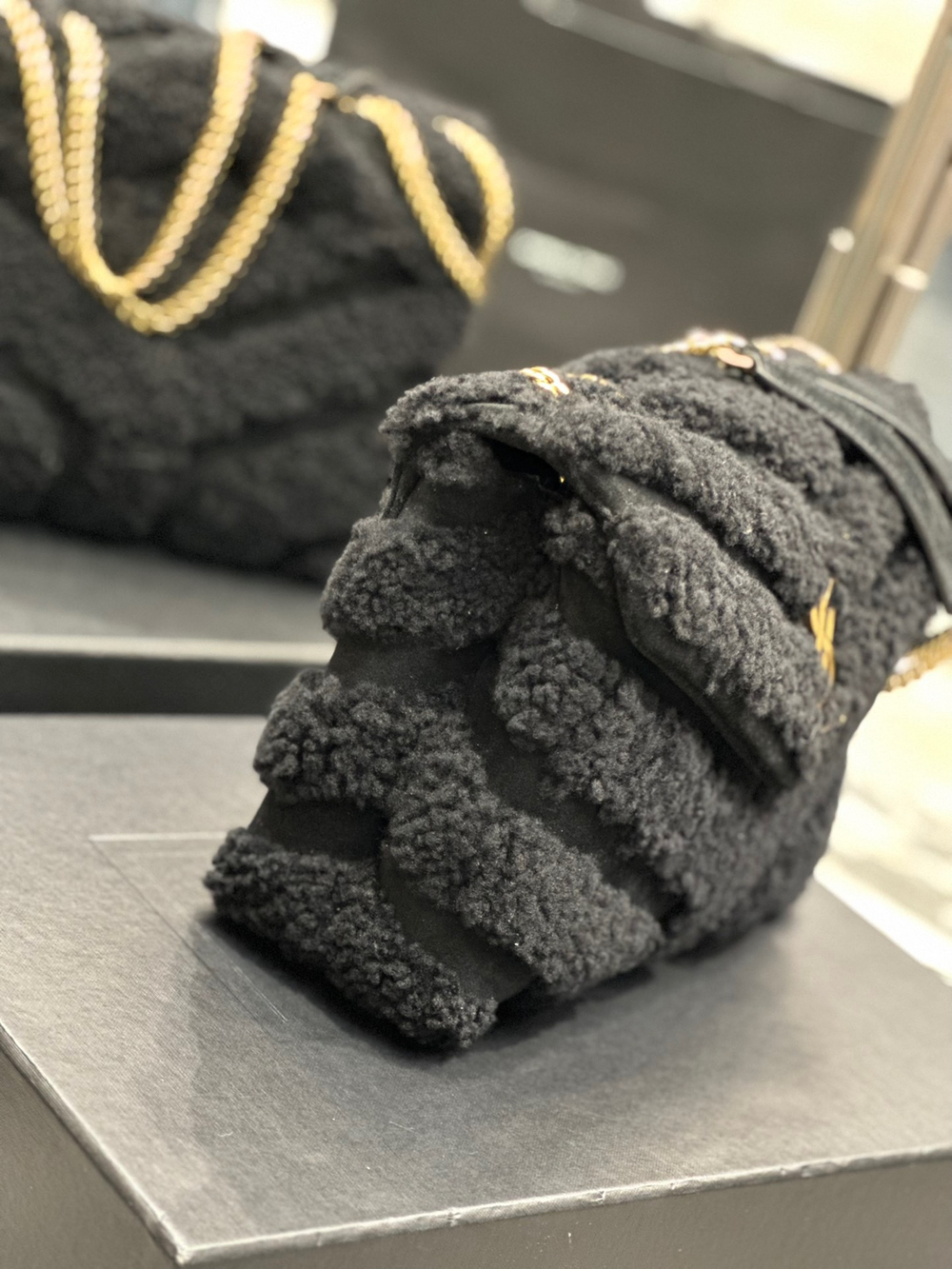 Saint Laurent Loulou 25 cm