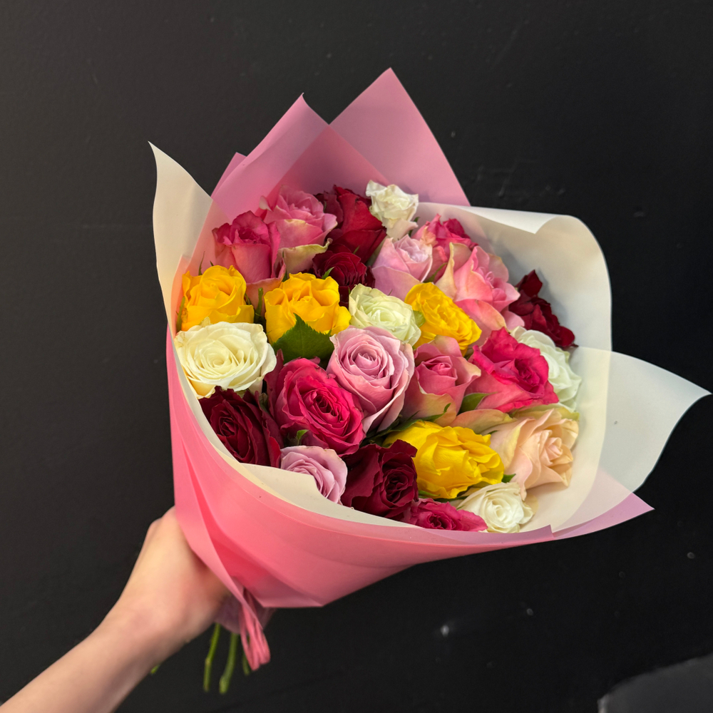 Миксовый букет из 27 кенийских роз