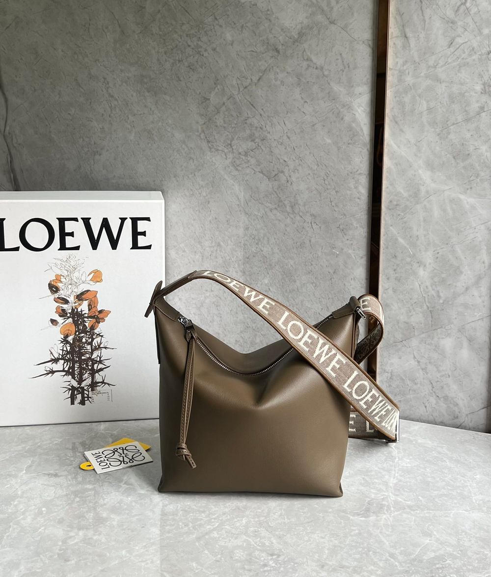 Loewe Small Cubi Crossbody 29 cm