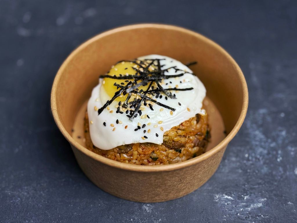 Жареный рис говядиной и кимчи