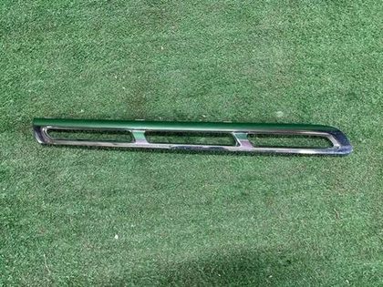 Накладка решетки радиатора правая Mercedes GLS x166 (2015-2019)