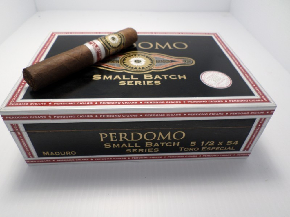 Perdomo Small Batch Toro Especial Maduro