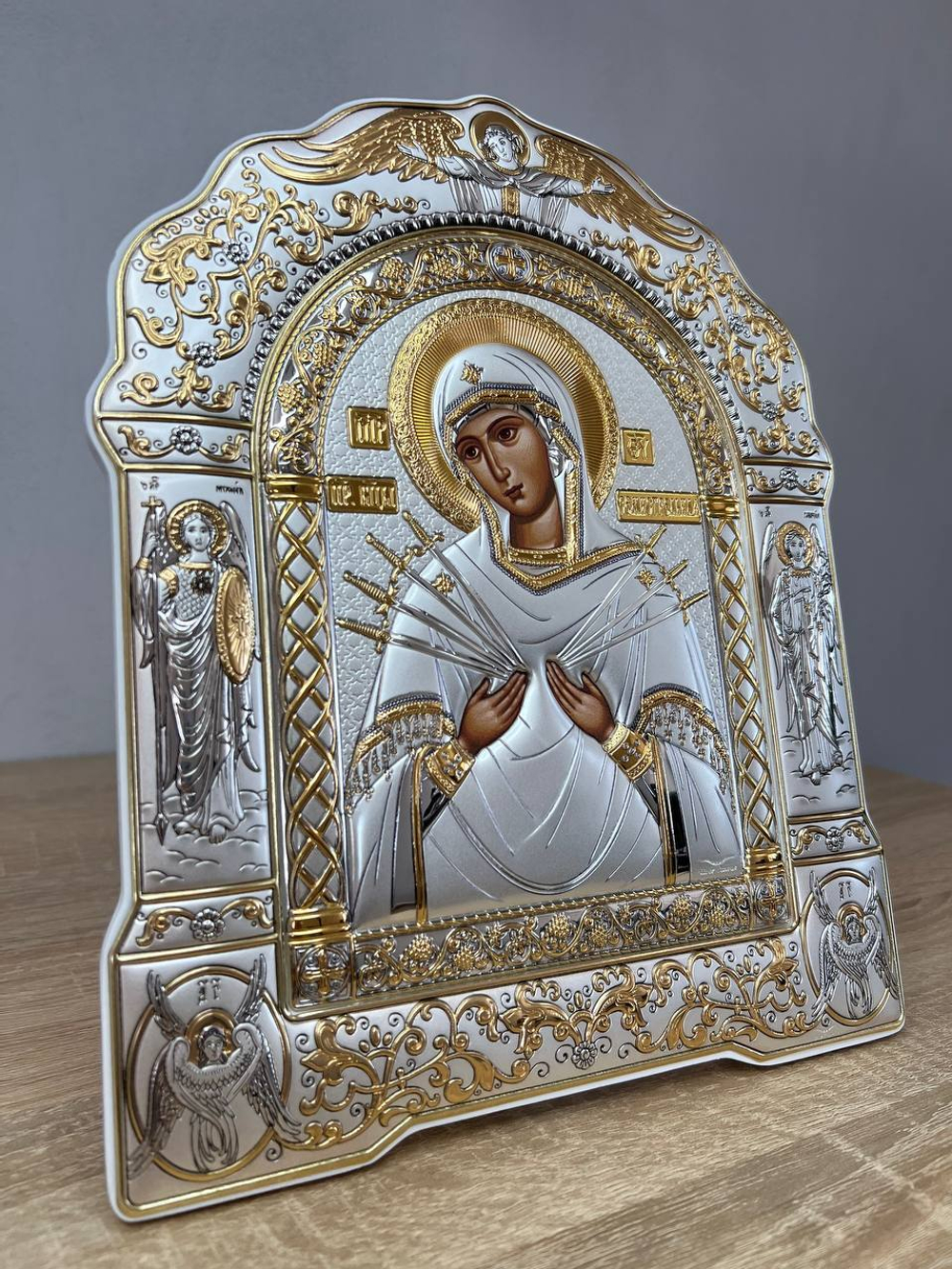 Семистрельная БМ, икона арочная с рамкой, белое дерево 167х228