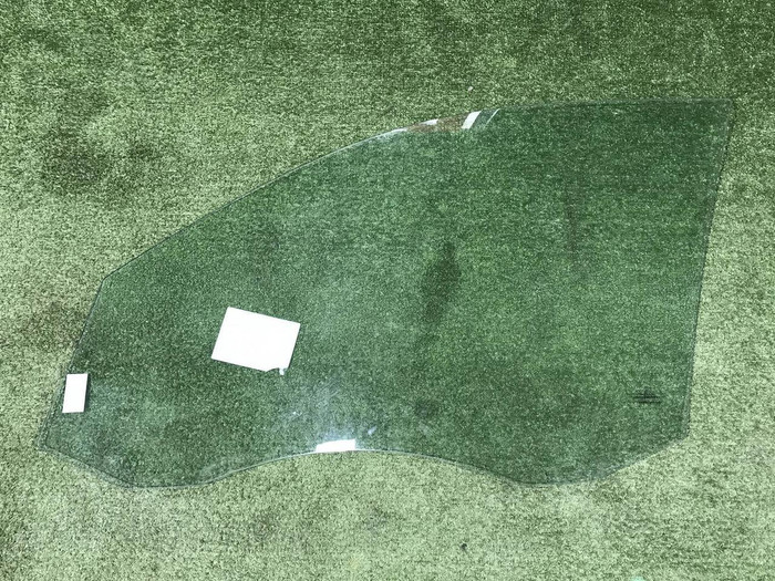 Стекло двери переднее правое VW Tiguan (2007-2018) SL