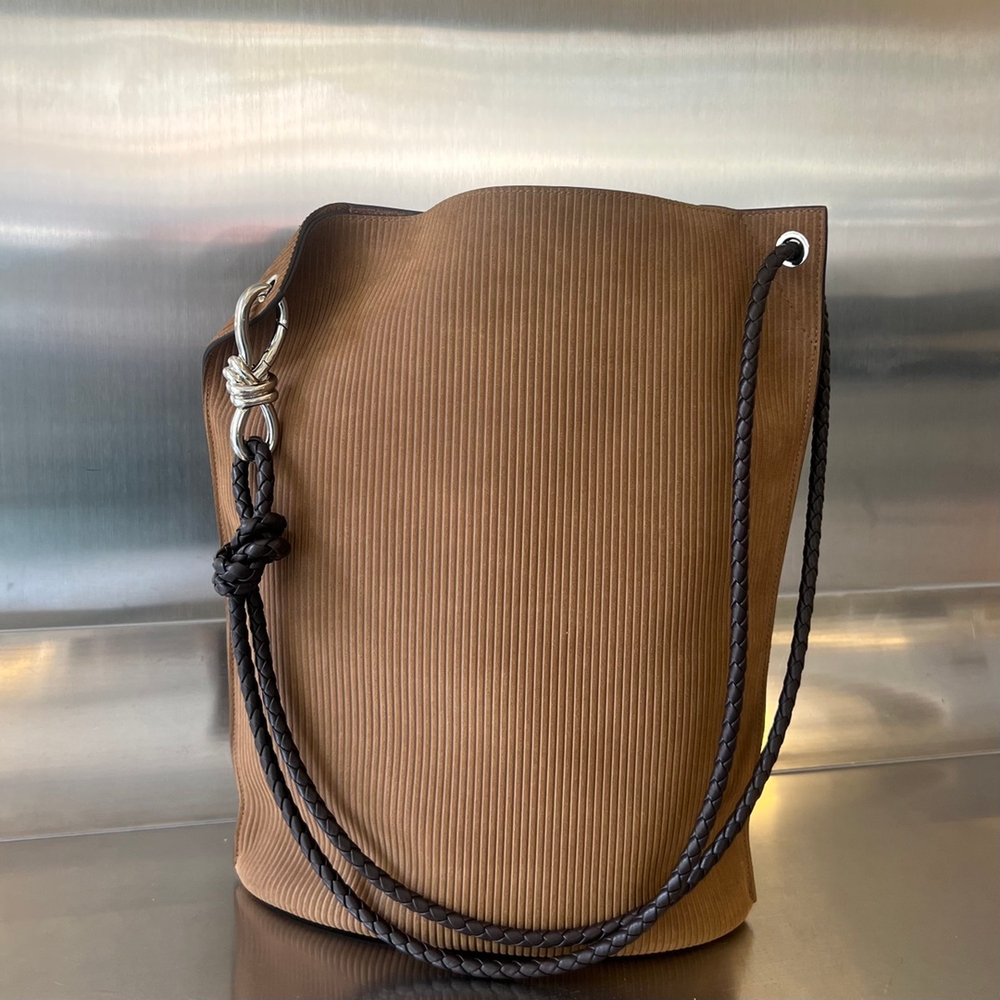 Bottega Veneta Medium Knot Bucket