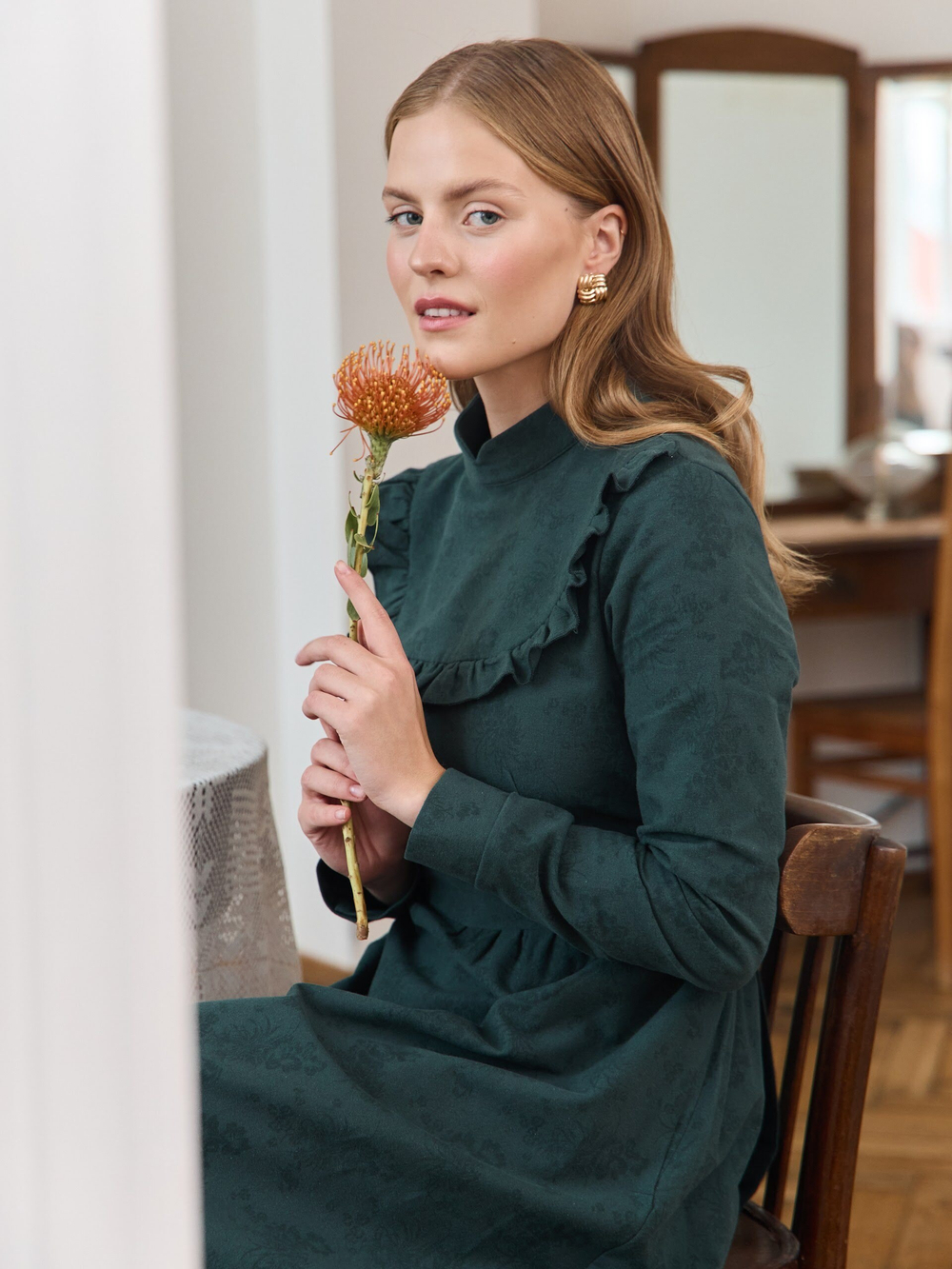 Платье с вшитой манишкой